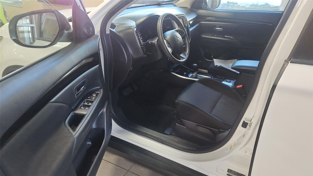 Used 2019 Mitsubishi Outlander ES CUV
