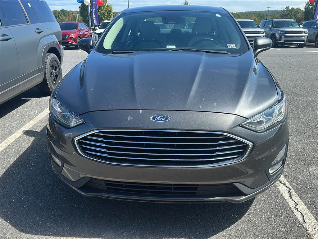 2019 Ford Fusion SE photo 2