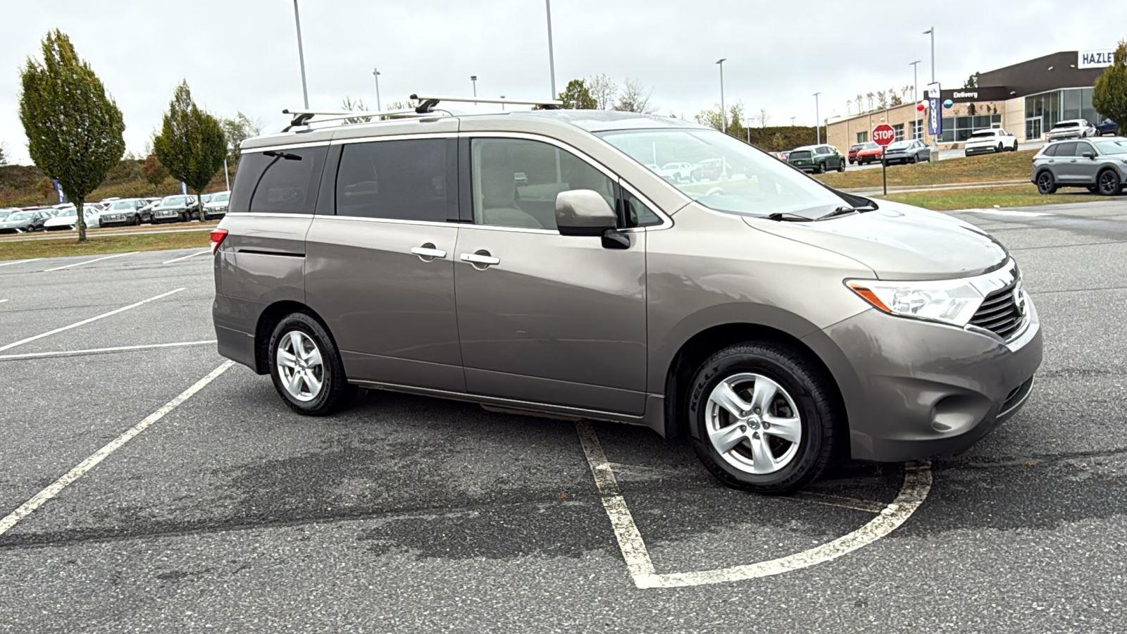 2015 Nissan Quest SV photo 2