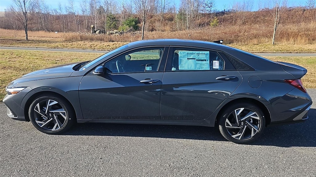 New 2025 Hyundai Elantra SEL Sport Sedan