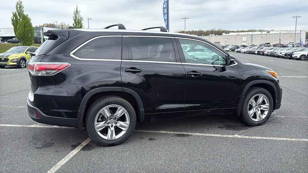 Used 2016 Toyota Highlander Limited V6 SUV