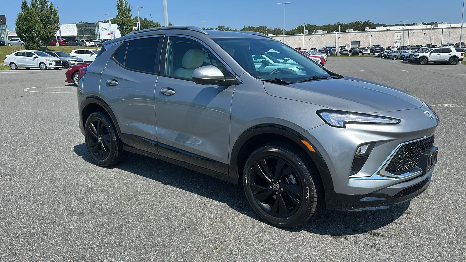 2024 Buick Encore GX Sport Touring photo 2