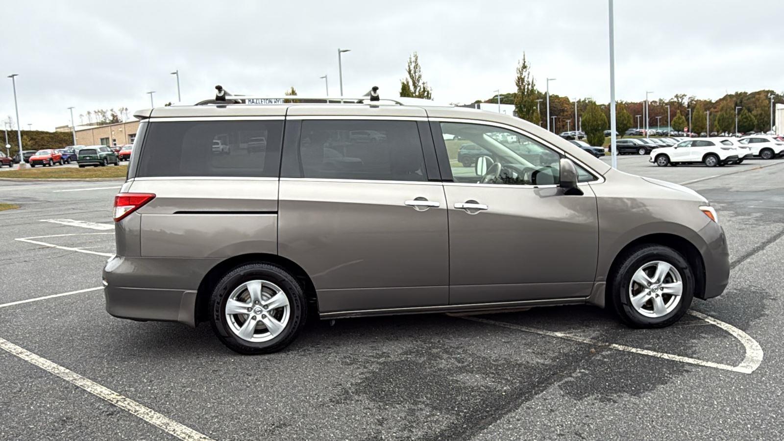 2015 Nissan Quest SV photo 4