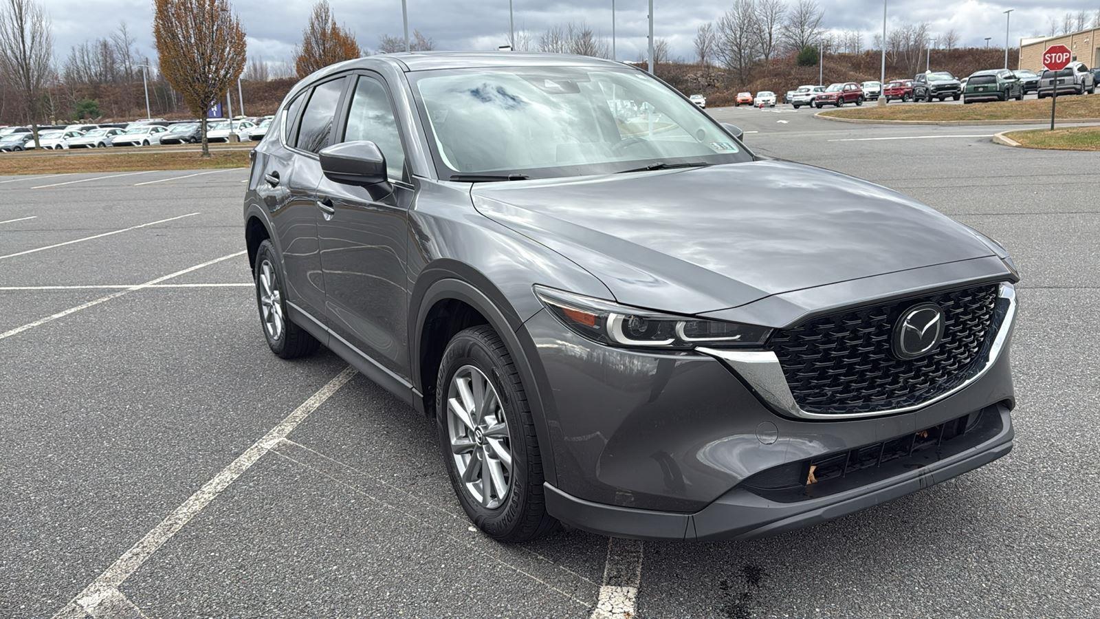 2022 Mazda CX-5 S Preferred package's photo