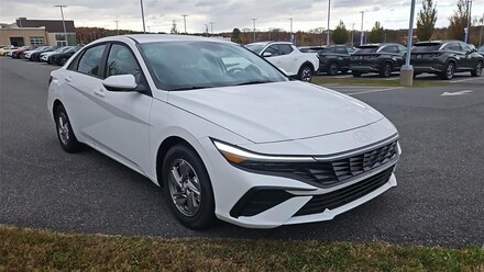 2025 Hyundai Elantra SE Sedan