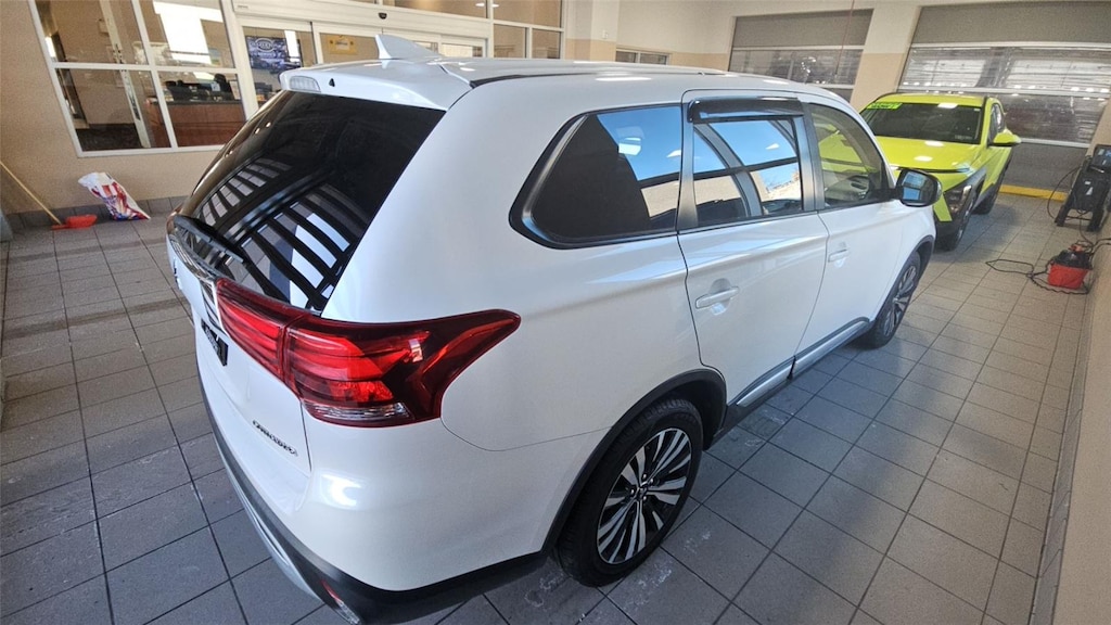 Used 2019 Mitsubishi Outlander ES CUV