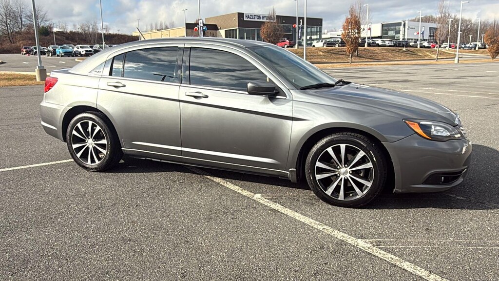 Used 2013 Chrysler 200 Limited Sedan