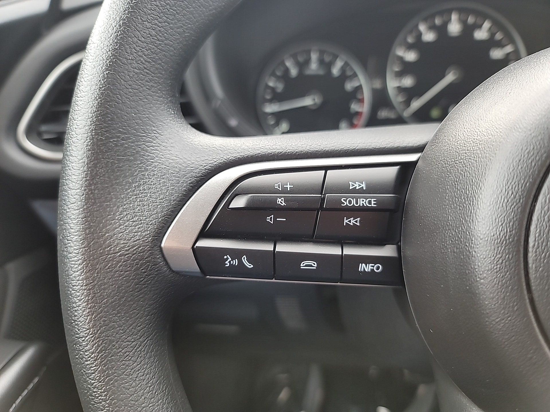 2025 Mazda CX-30 S - Photo 14