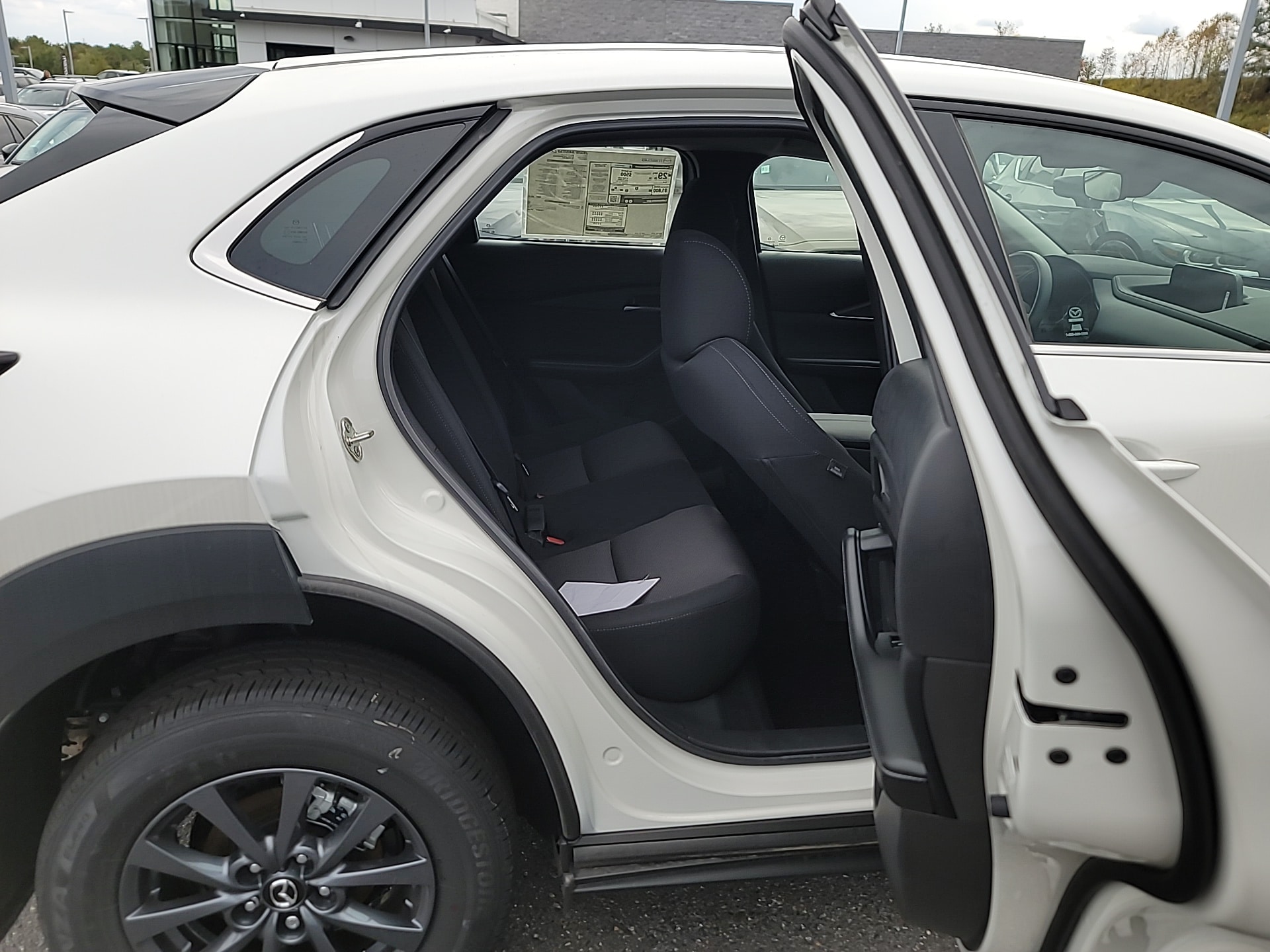 2025 Mazda CX-30 S - Photo 24