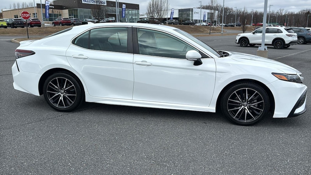 Used 2022 Toyota Camry SE Sedan