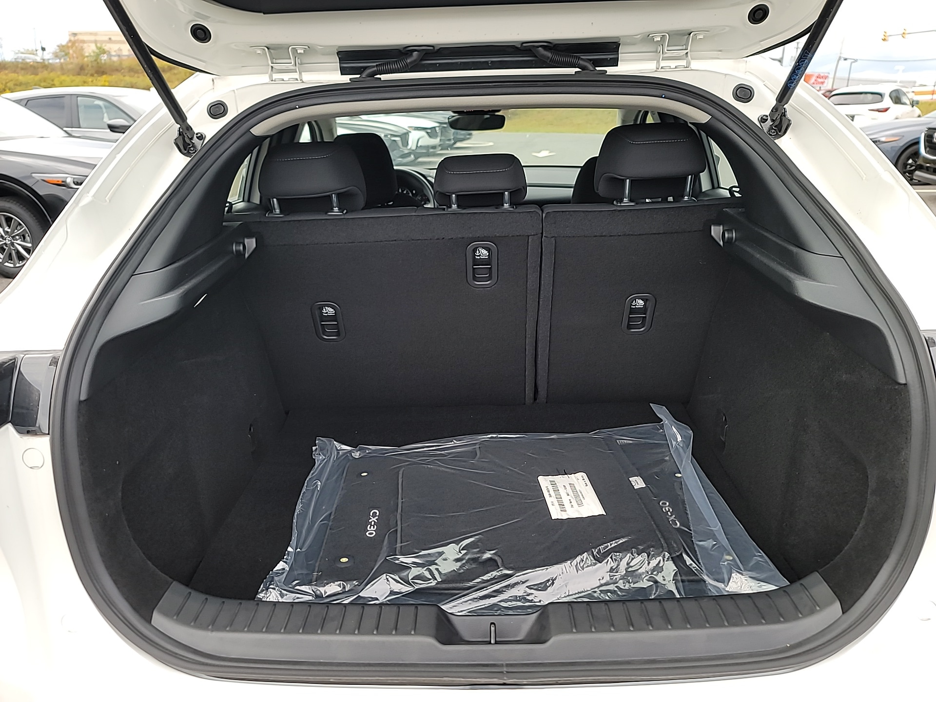 2025 Mazda CX-30 S - Photo 23