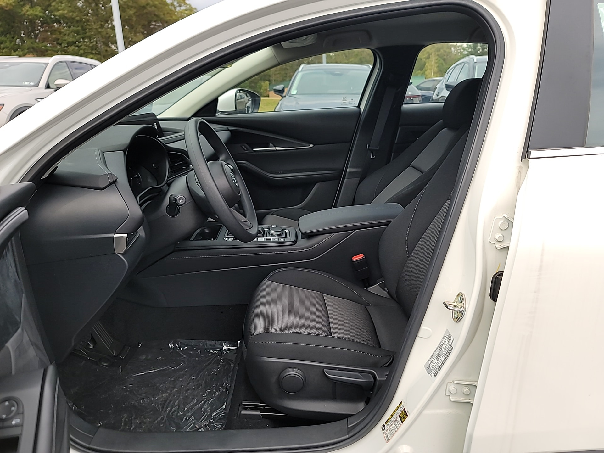 2025 Mazda CX-30 S - Photo 9