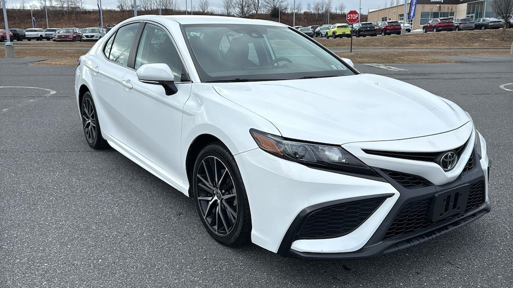 Used 2022 Toyota Camry SE Sedan