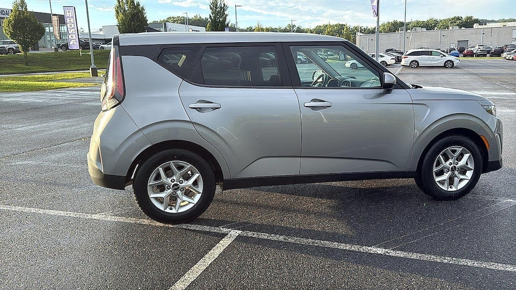 Used 2023 Kia Soul LX Hatchback