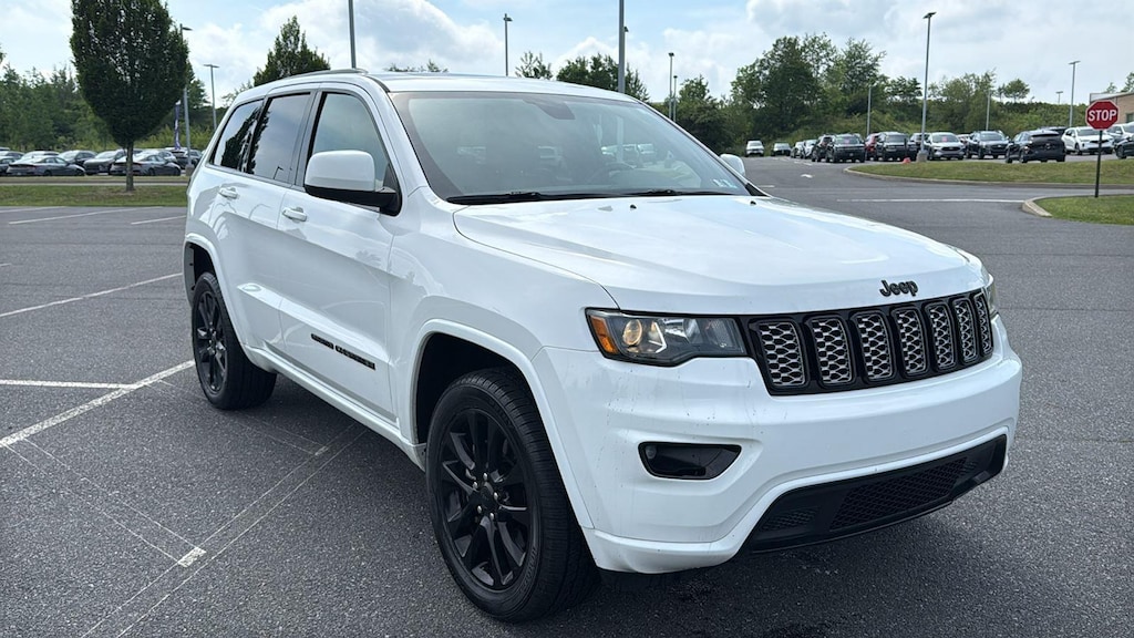 Used 2021 Jeep Grand Cherokee Laredo SUV