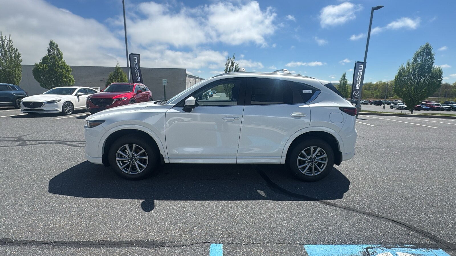 2025 Mazda CX-5 2.5 Select photo 4