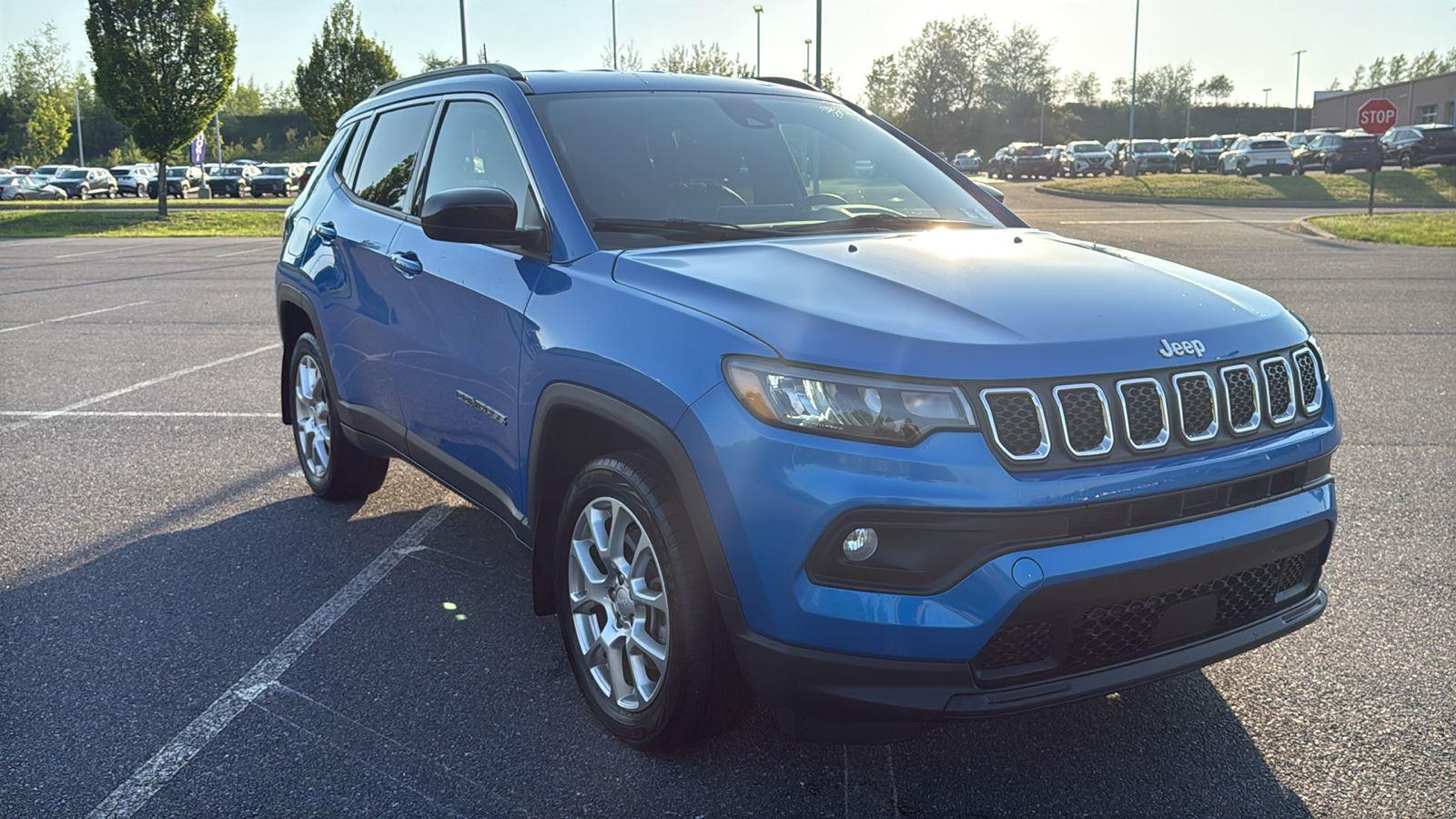 2023 Jeep Compass Latitude Lux 4X4's photo