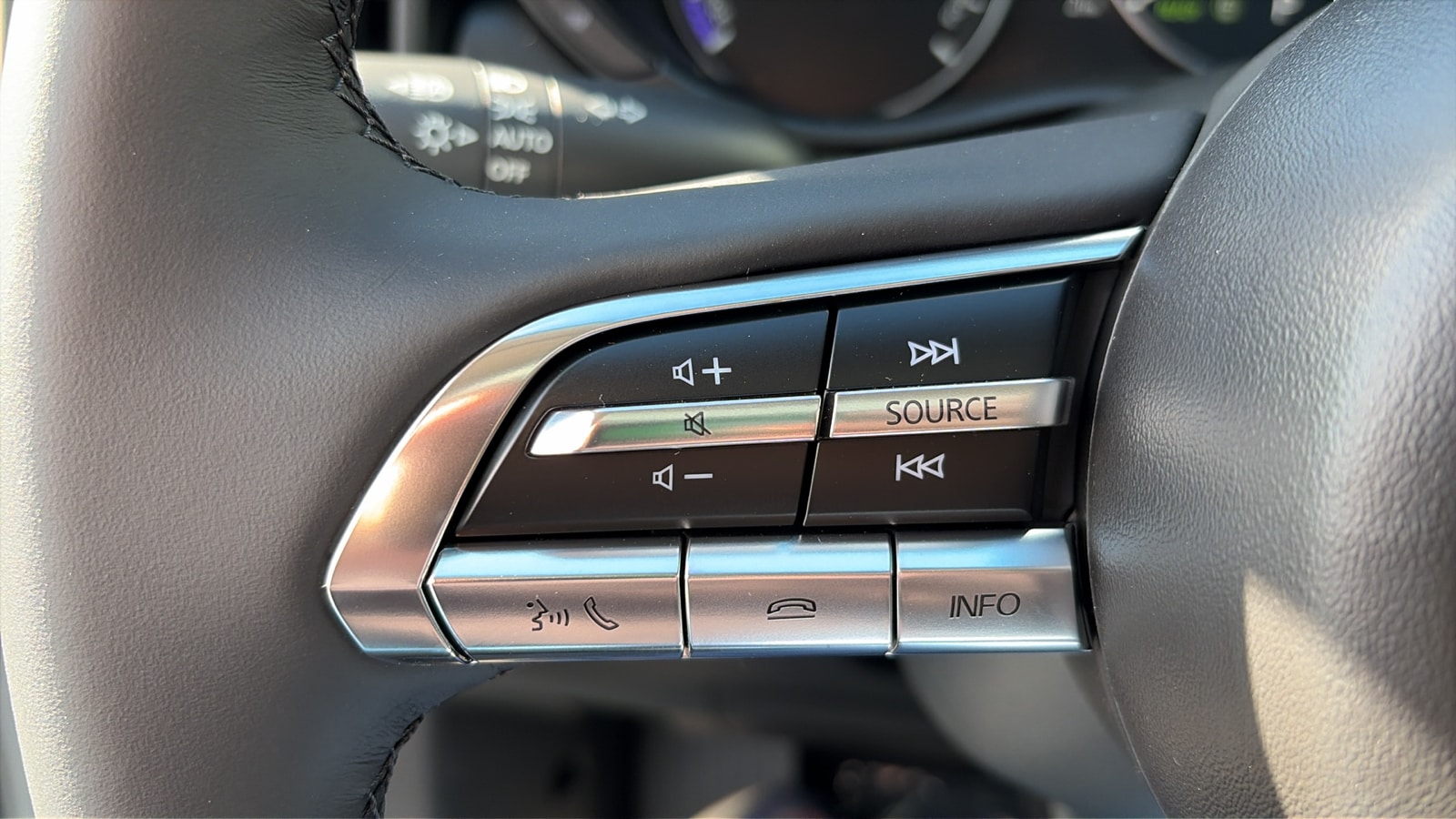 2025 Mazda CX-50 Premium - Photo 18