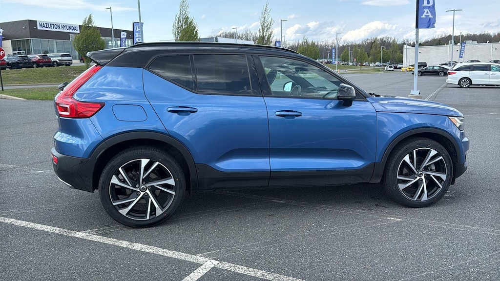 Used 2019 Volvo XC40 T5 R-Design SUV