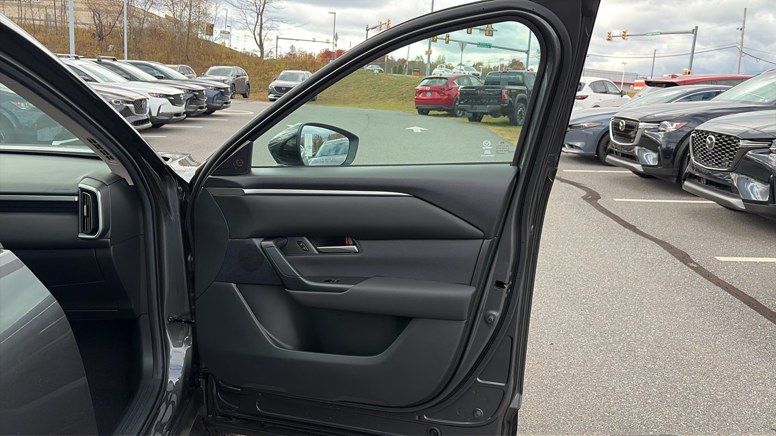 2025 Mazda CX-50 Preferred - Photo 30