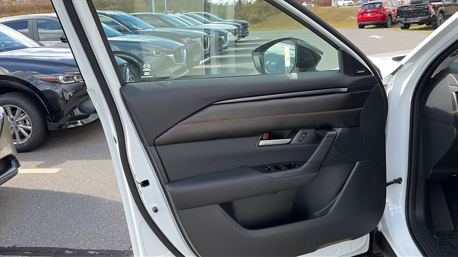 2025 Mazda CX-50 Premium - Photo 9
