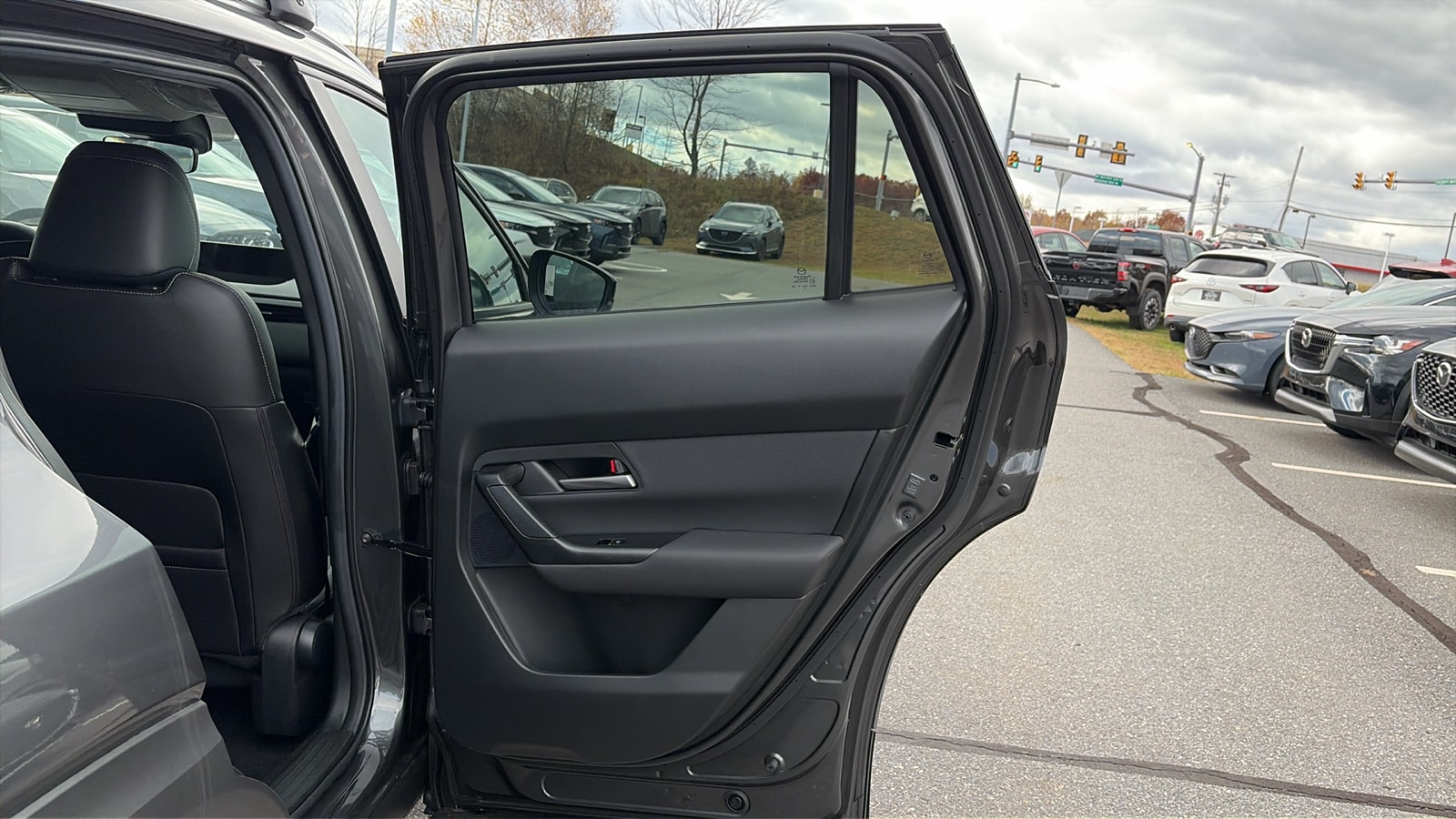 2025 Mazda CX-50 Preferred - Photo 28