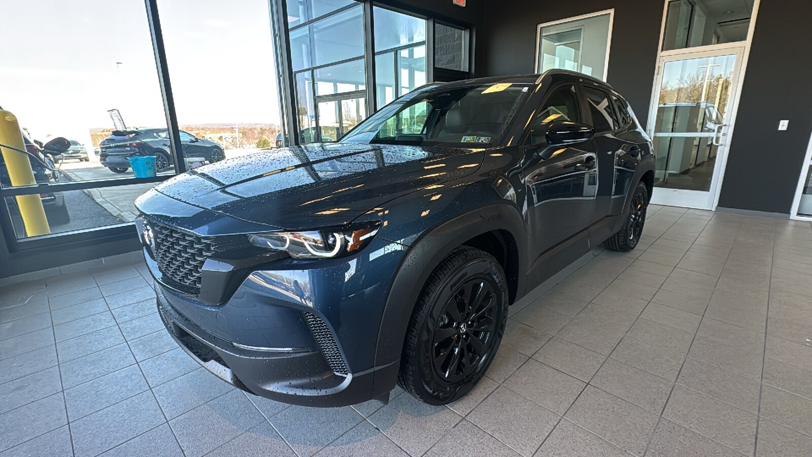 2025 Mazda CX-50 2.5 S Premium photo 3
