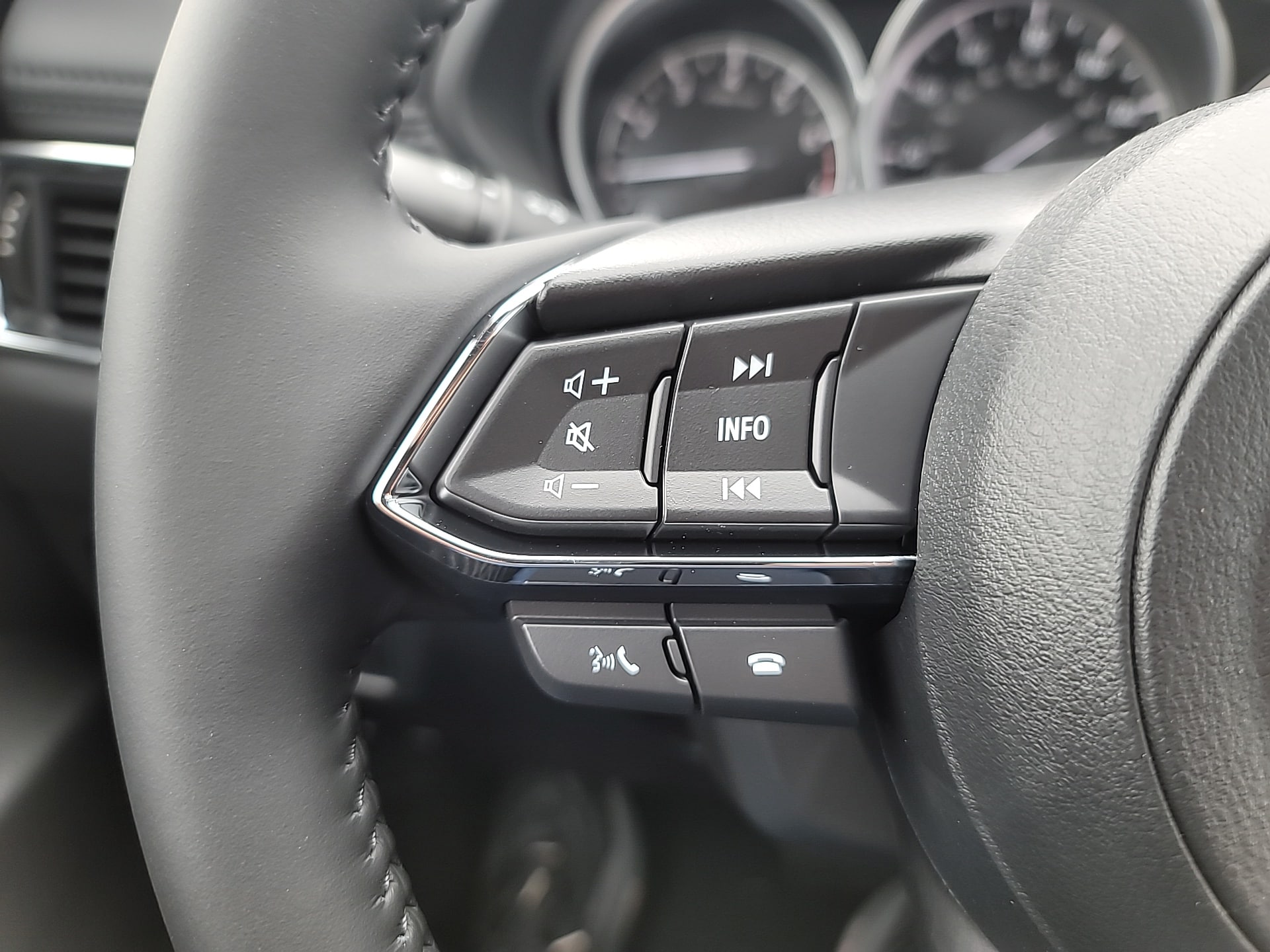 2025 Mazda CX-5 - Photo 15