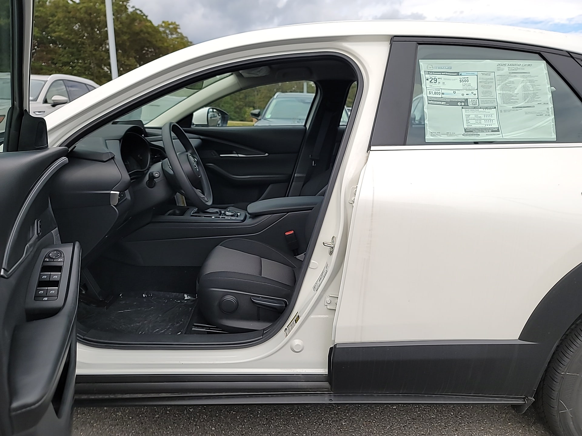 2025 Mazda CX-30 S - Photo 8