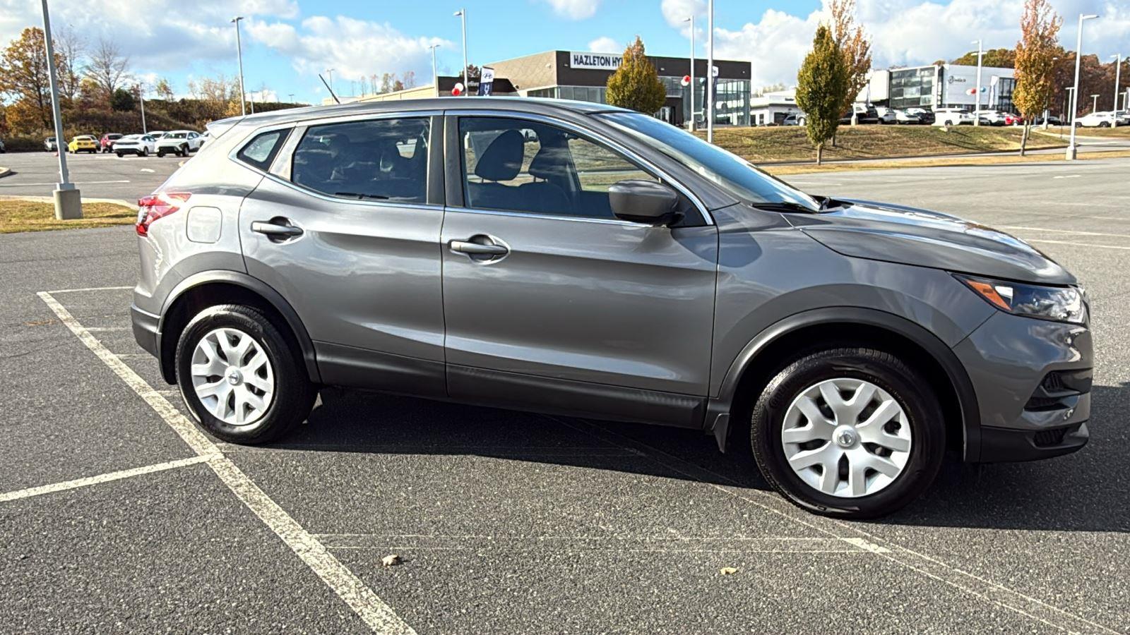 2020 Nissan Rogue Sport S photo 3