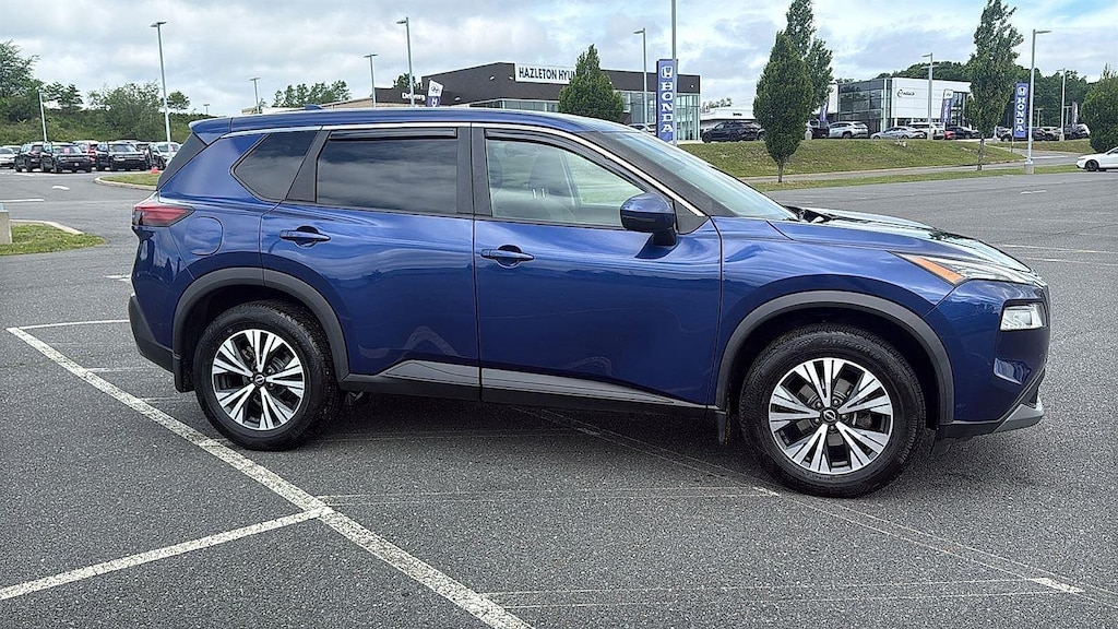 Used 2022 Nissan Rogue SV SUV