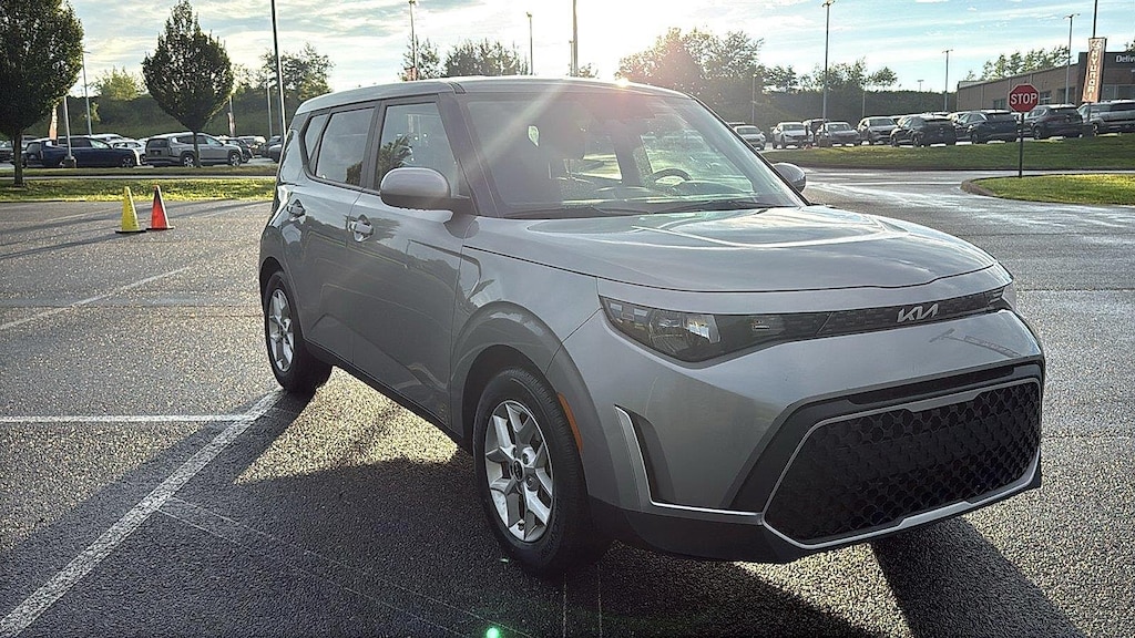 Used 2023 Kia Soul LX Hatchback