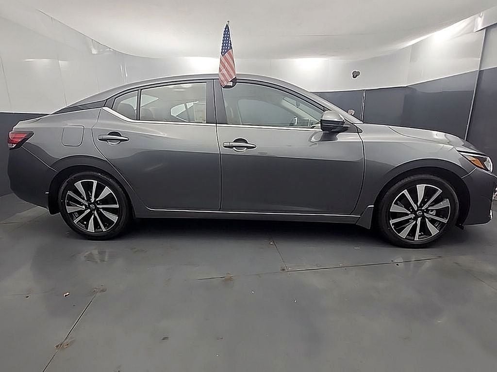 2025 Nissan Sentra SV - Photo 9
