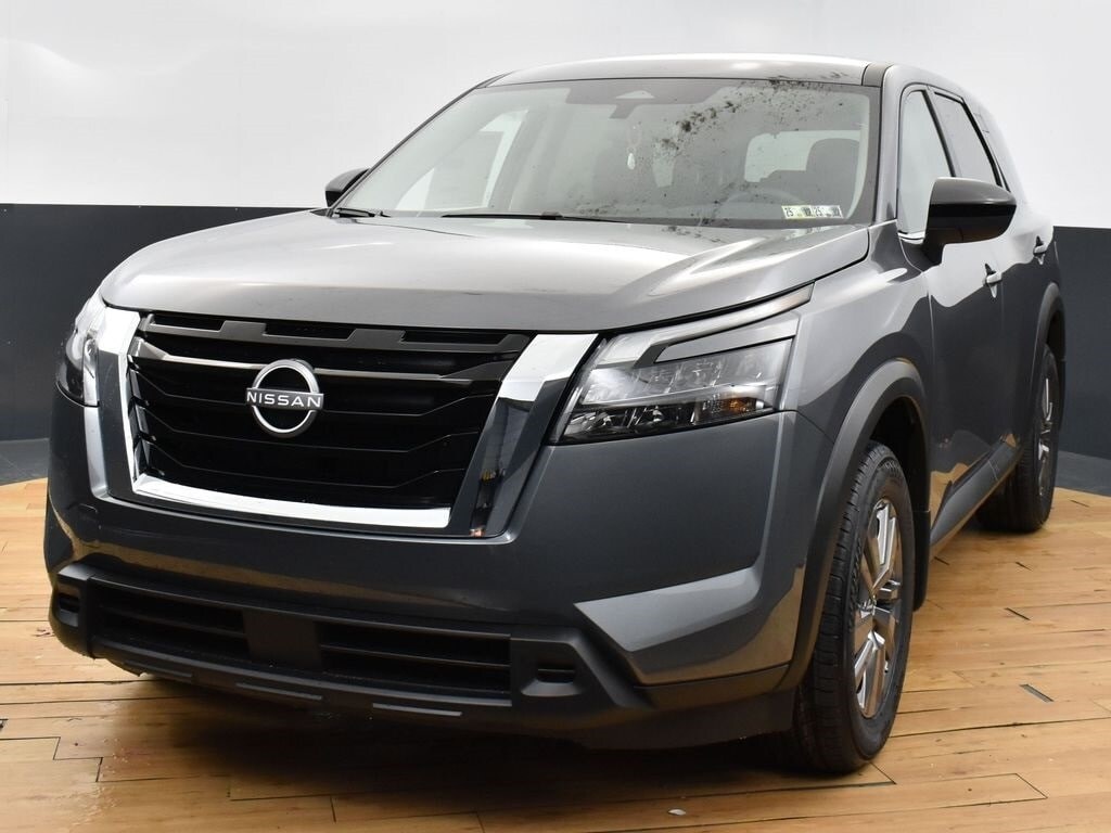 2025 Nissan Pathfinder S photo 2