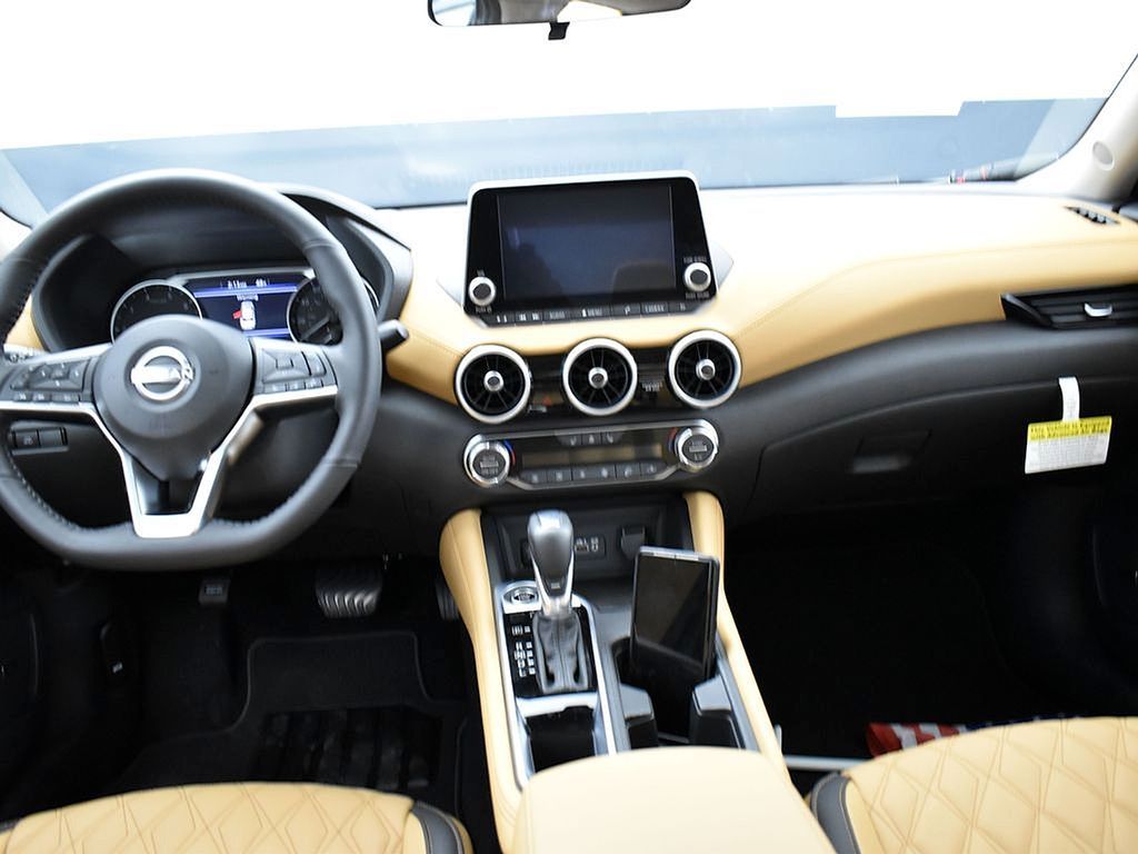 2025 Nissan Sentra SV - Photo 15