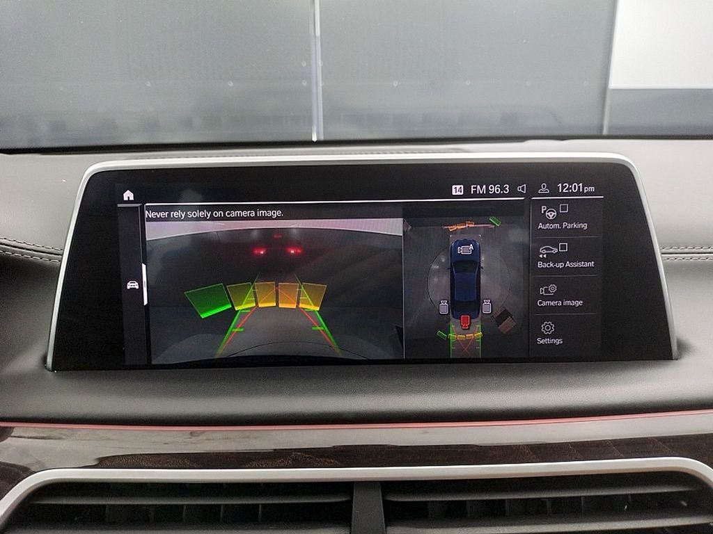 2020 BMW 7 Series 750i - Photo 25
