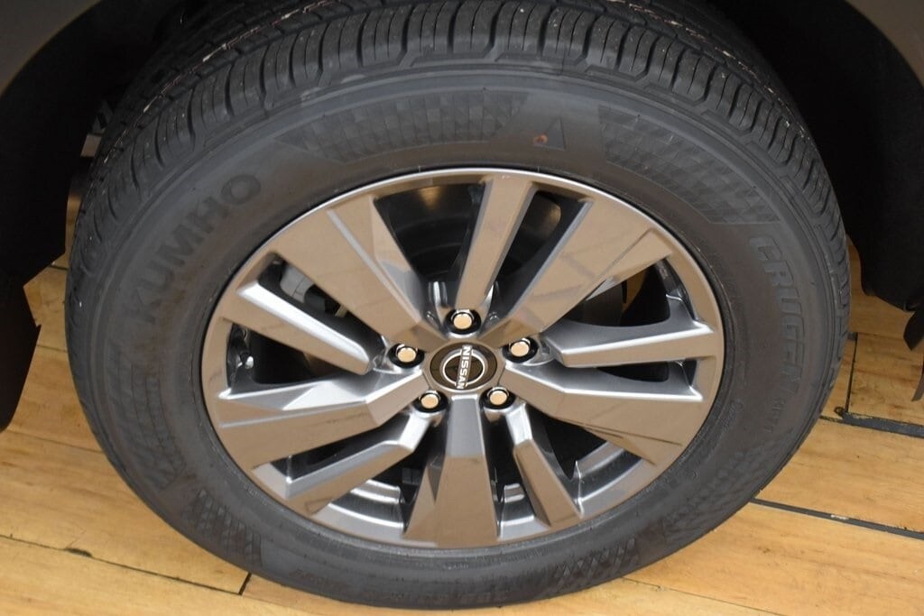 2025 Nissan Pathfinder S photo 3