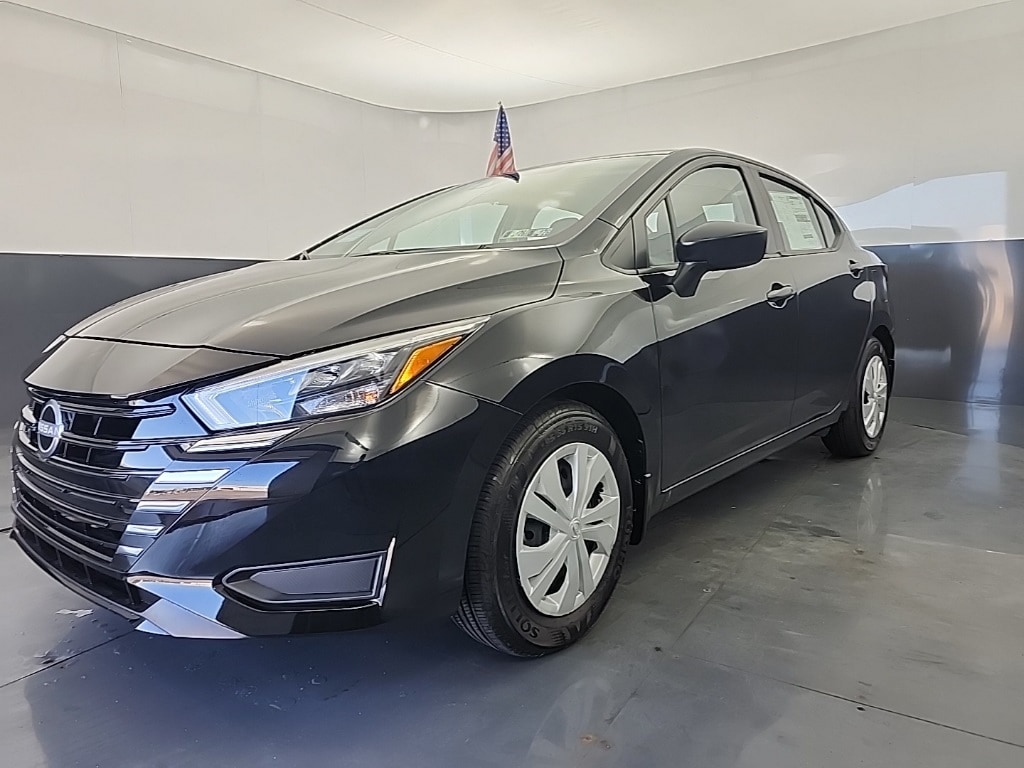 New 2025 Nissan Versa 1.6 S Sedan