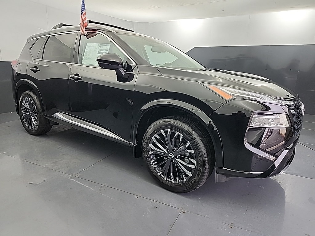 2026 Nissan Rogue Platinum's photo