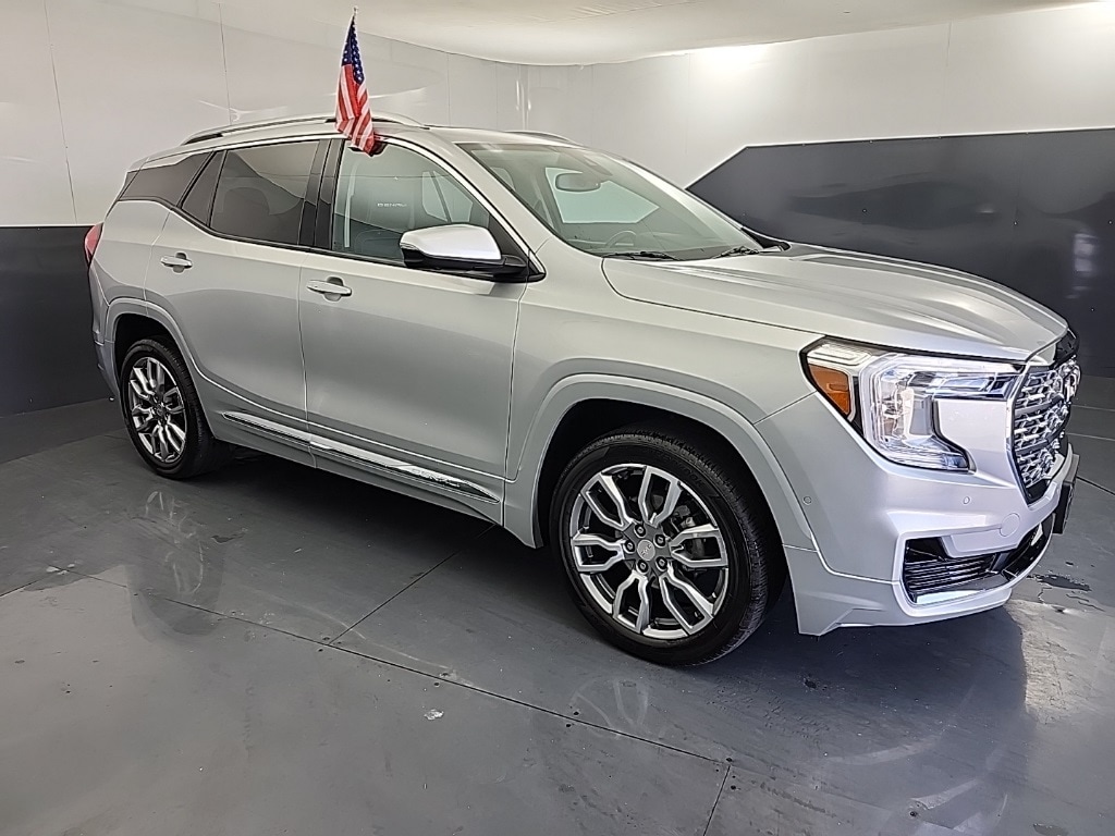 2022 GMC Terrain Denali's photo