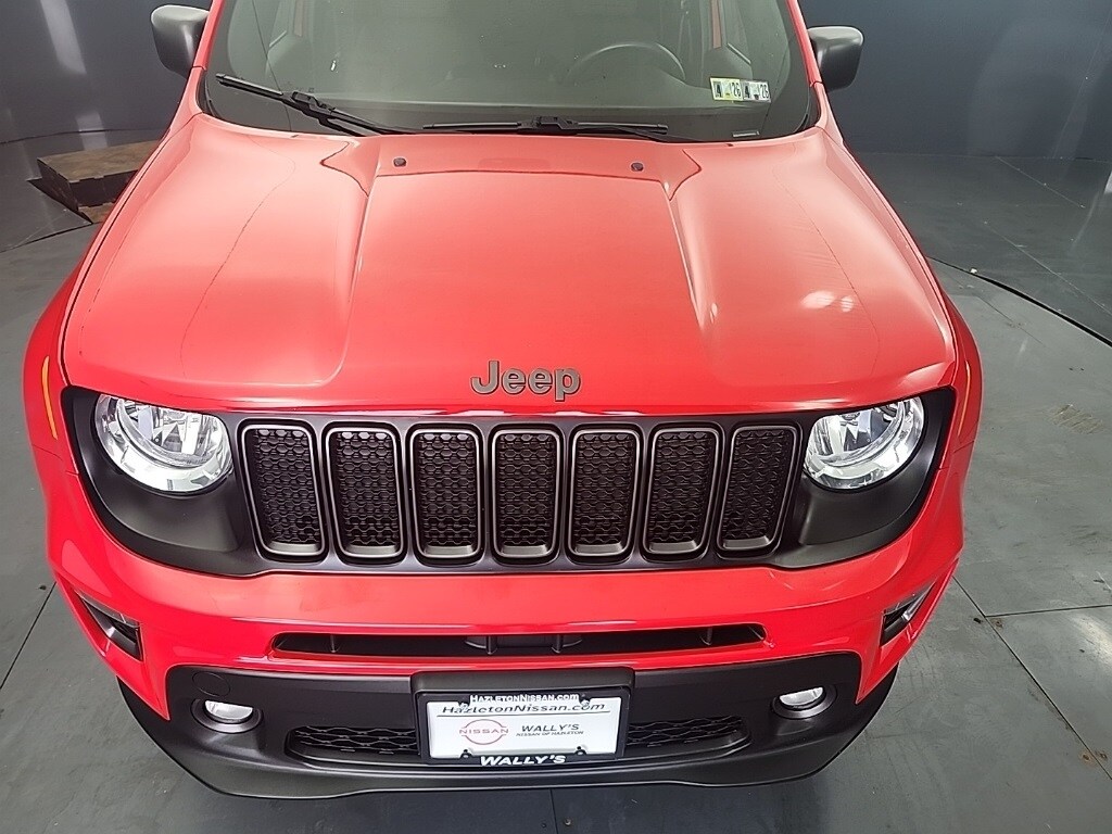 2021 Jeep Renegade Latitude photo 3