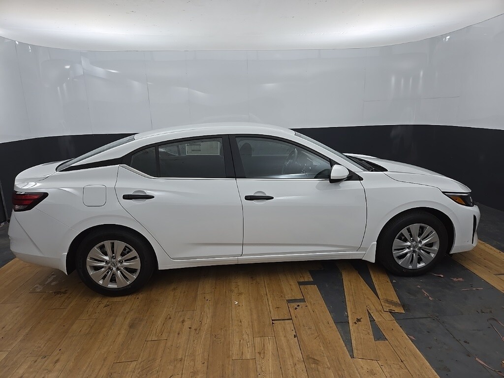 2025 Nissan Sentra S photo 3