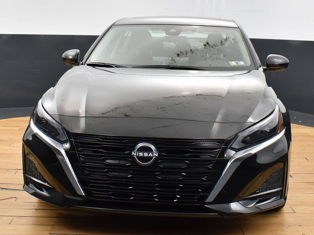 2025 Nissan Altima SV photo 2