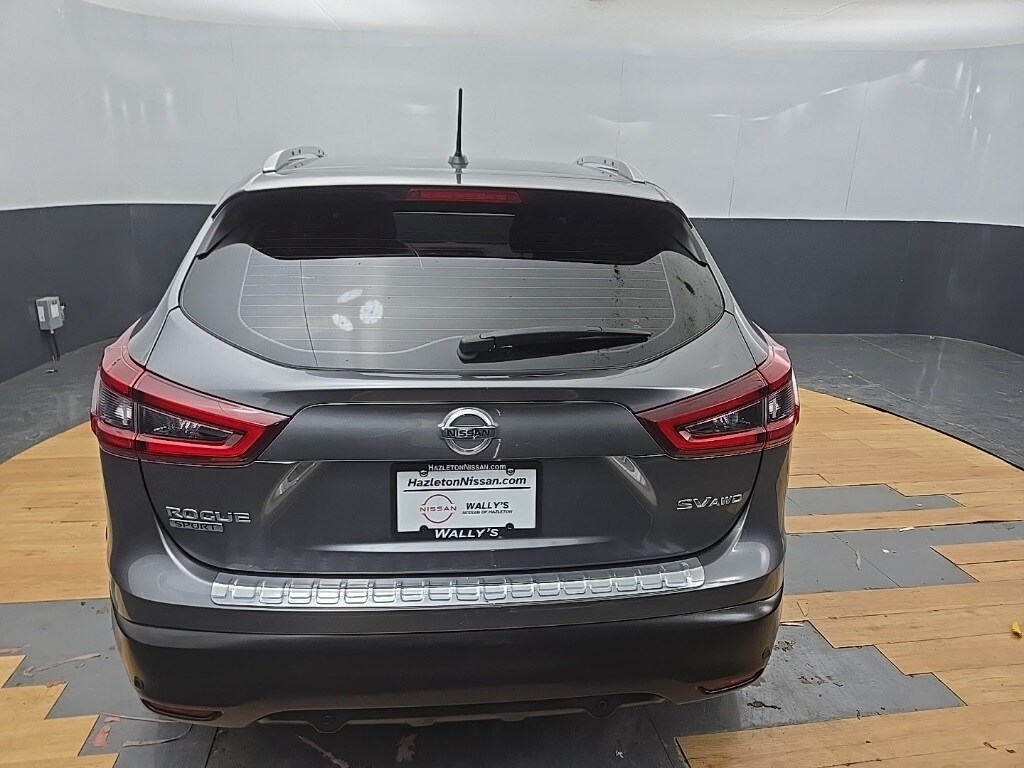 2020 Nissan Rogue Sport SV photo 2