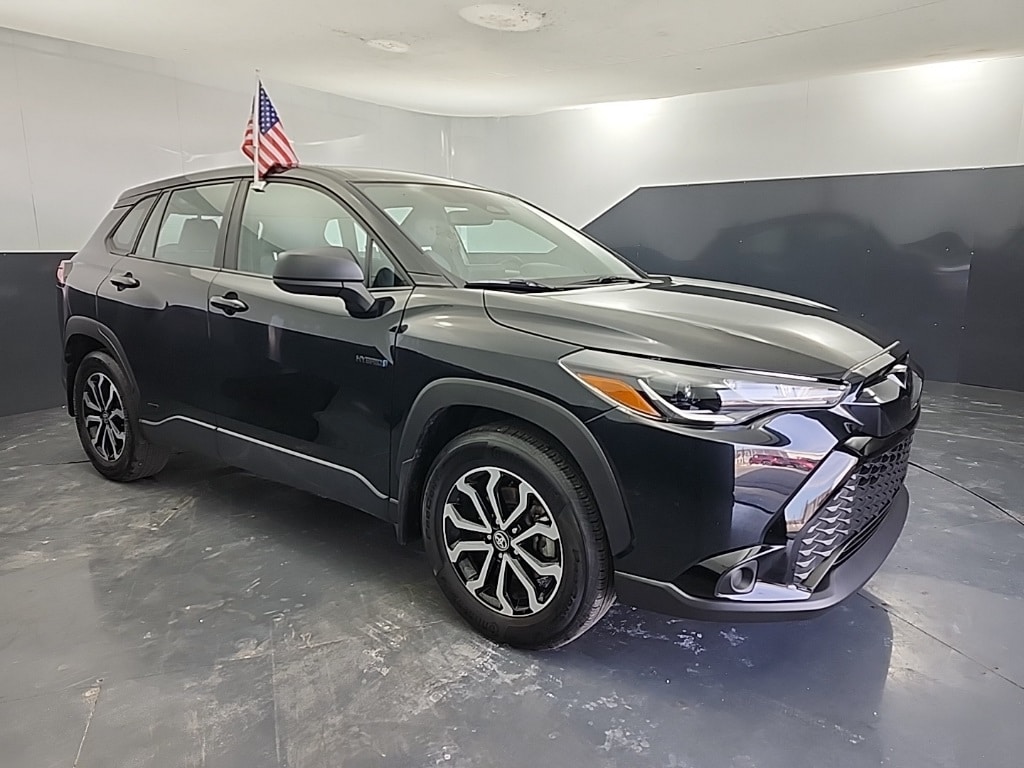 2024 Toyota Corolla Cross S's photo