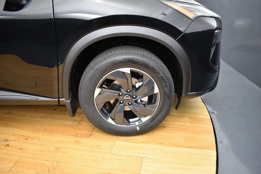 2025 Nissan Rogue SV photo 2