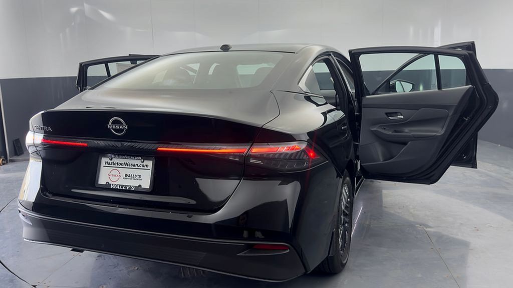 2025 Nissan Sentra S - Photo 11