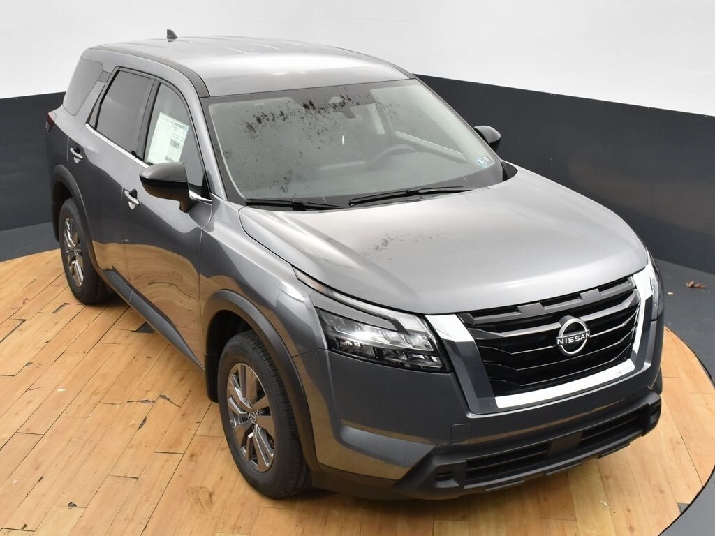 2025 Nissan Pathfinder S photo 2