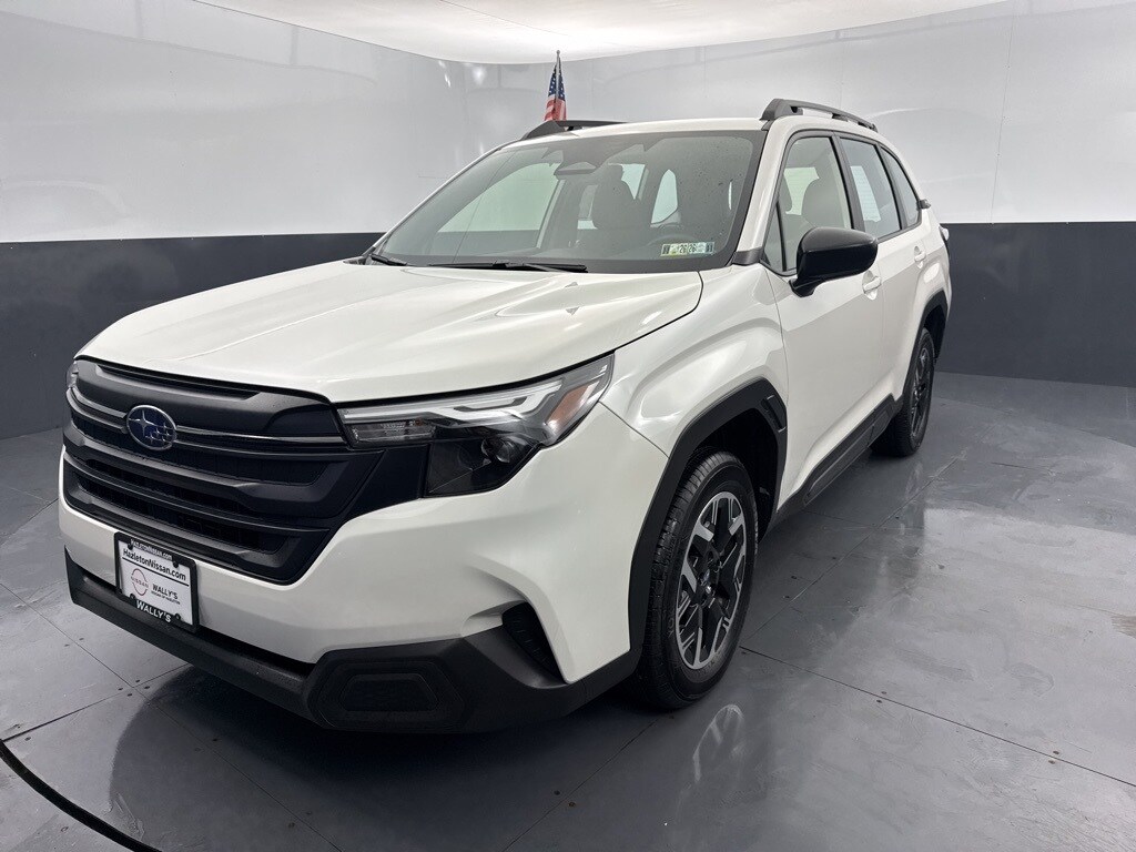 2025 Subaru Forester Base photo 3