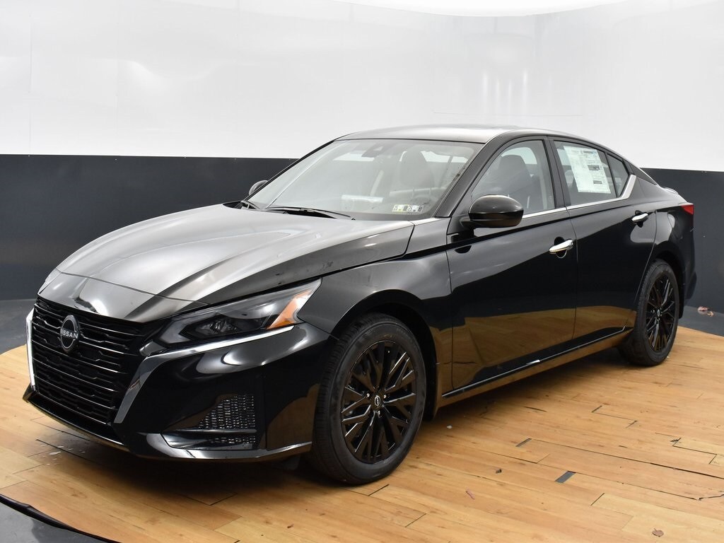 2025 Nissan Altima SV photo 3